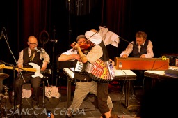 2013_04_22_Elaekelaeiset_15